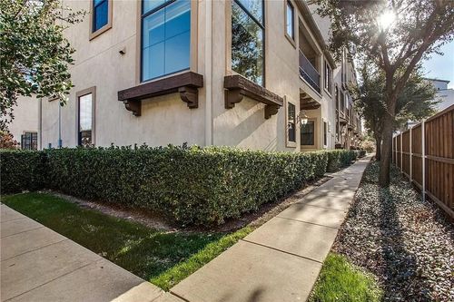 3012 Carmel St, Dallas, TX, 75204-6121 | Card Image