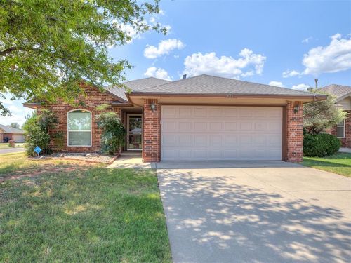 521 Apache Gate Dr, Yukon, OK, 73099-6154 | Card Image