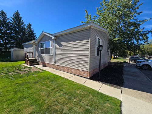 17182 Canmore St, Macomb, MI, 48044-4011 | Card Image