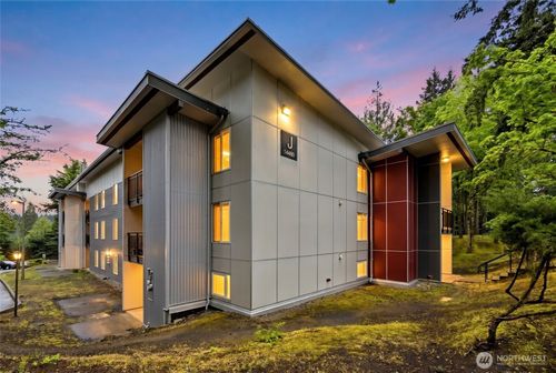 j102-14620 Ne 31st St, Bellevue, WA, 98007-7638 | Card Image