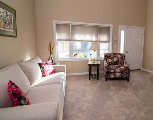 20 Locksley Ln, Raymond, NH, 03077-1614 | Card Image