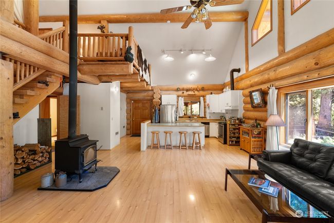 Main floor | Image 12