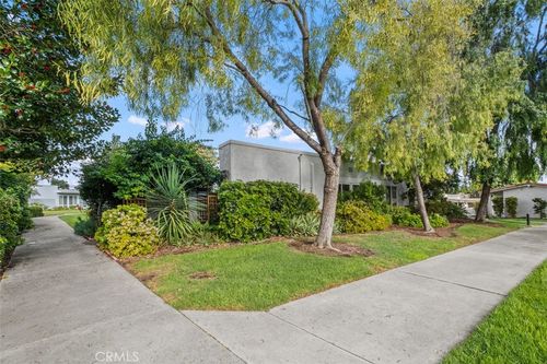 d-2198 Via Mariposa E, Laguna Woods, CA, 92637-2395 | Card Image