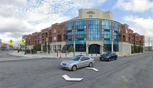 apt-322-130 Post Ave, Westbury, NY, 11590-3286 | Card Image