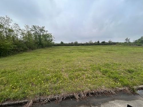 7555 Coral Creek St, Beaumont, TX, 77707-3651 | Card Image