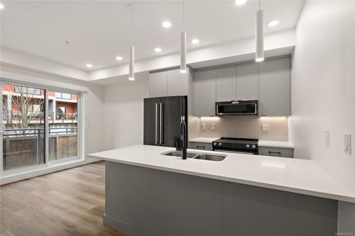 305-610 Lampson St, Esquimalt, BC, V9A6A1 | Card Image