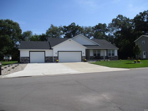 57716 Amber Valley Dr, Elkhart, IN, 46517-8671 | Card Image
