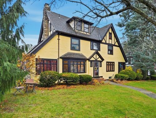 27 Lexington Ave, Holyoke, MA, 01040-2007 | Card Image