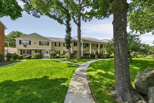 264 Parkside Dr, Suffern, NY, 10901-7856 | Card Image