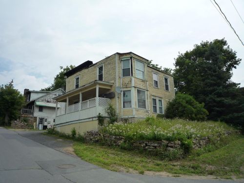 2 Division St, Keeseville, NY, 12944-1262 | Card Image