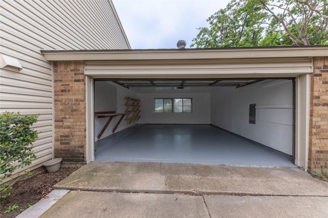 Garage with driveway | Image 39