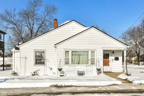 121 E Church St, Fortville, IN, 46040-1301 | Card Image