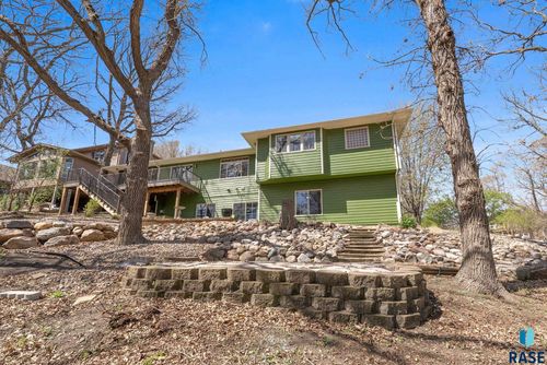 18 E Big Sky Pl, Sioux Falls, SD, 57110-5709 | Card Image