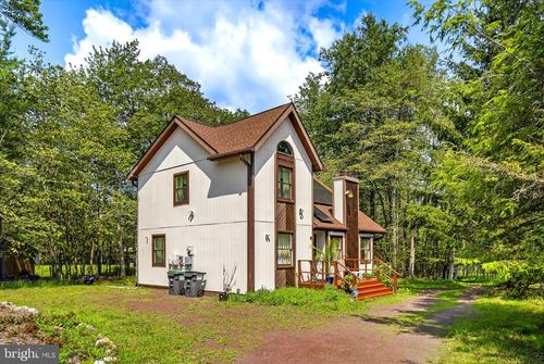 5104 Iroquois St, Tobyhanna, PA, 18466-7844 | Card Image