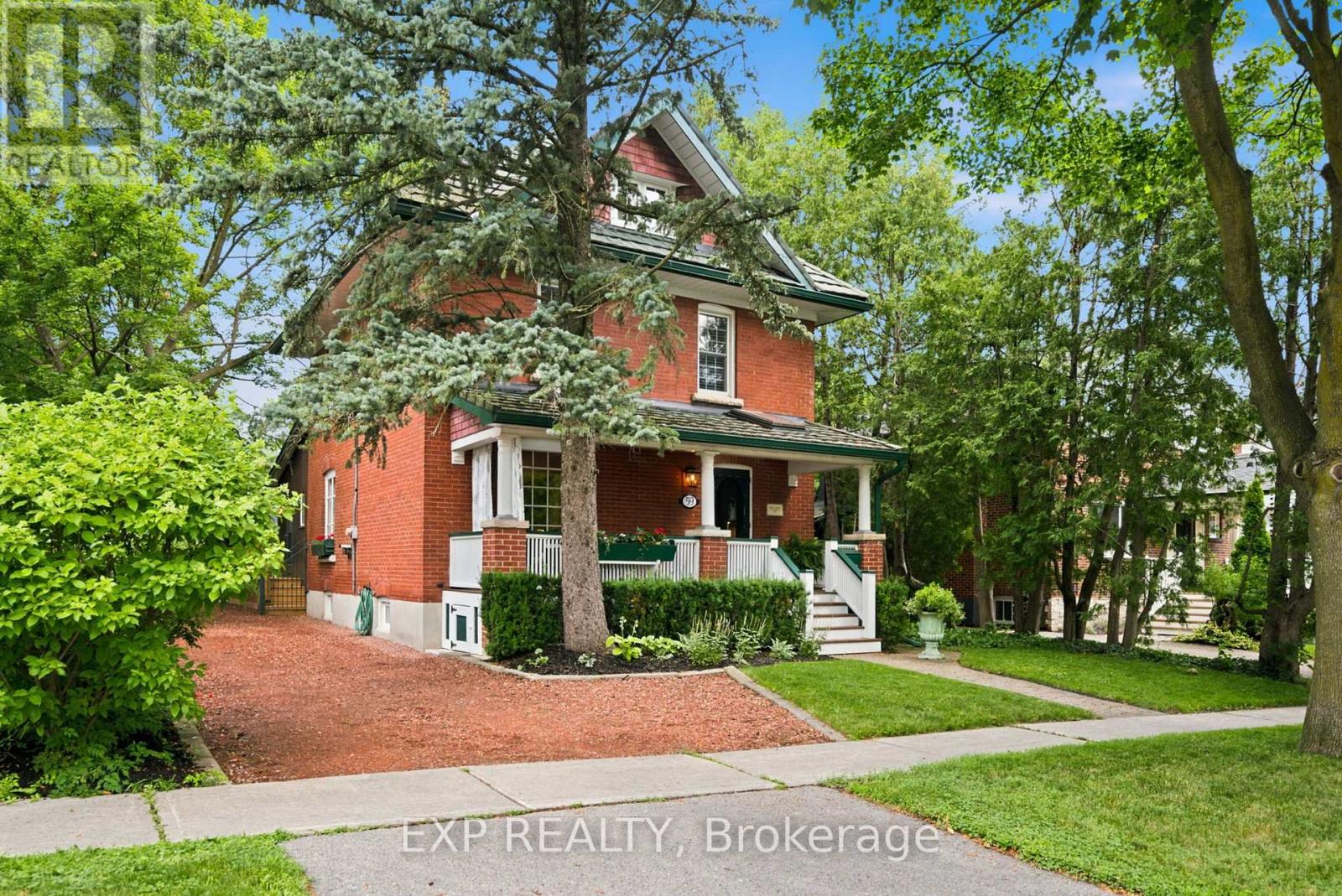 Residential in Richmond Hill (Crosby)