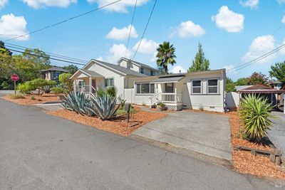 105 Merrill Street, House other with 5 bedrooms, 3 bathrooms and 6 parking in Geyserville CA | Image 3