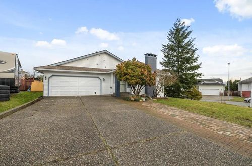 19093 Sundale Crt, Surrey, BC, V3S7M6 | Card Image