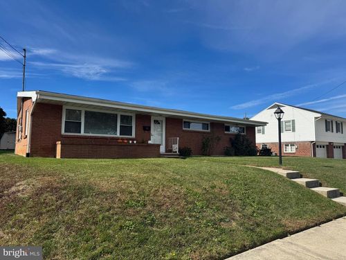 44 Mumma Ave, Hanover, PA, 17331-2817 | Card Image