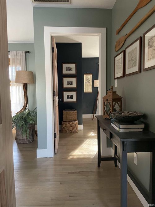 16884 River Ridge Rd, Tippecanoe, IN, 46570-9402 | Card Image