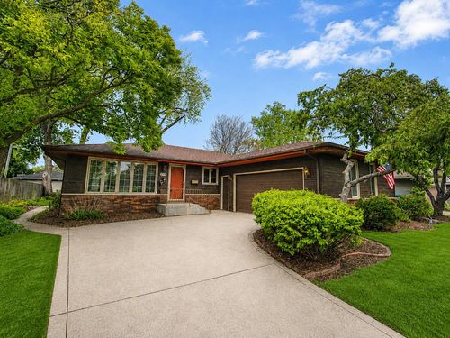 8210 Tapper Ave, Munster, IN, 46321-1859 | Card Image