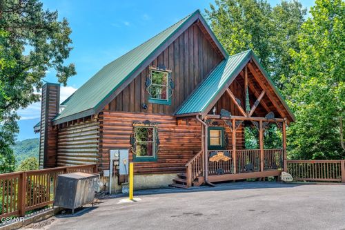 4648 Nottingham Heights Way, Pigeon Forge, TN, 37863-2526 | Card Image