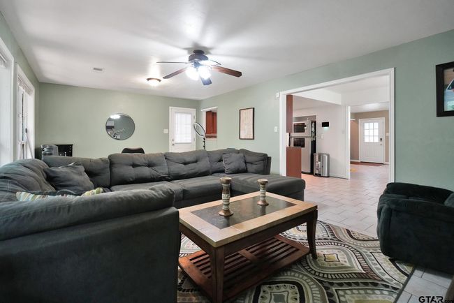 144 Pine Branch Gln, House other with 3 bedrooms, 3 bathrooms and null parking in Holly Lake Ranch TX | Image 17