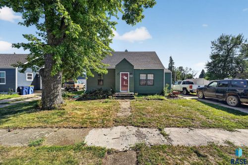 301 E 4th Ave Avenue, Lennox, SD, 57039 | Card Image