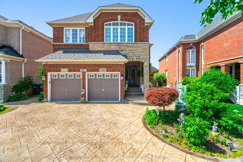 3809 Candlelight Dr, Mississauga, ON, L5M8A8 | Card Image
