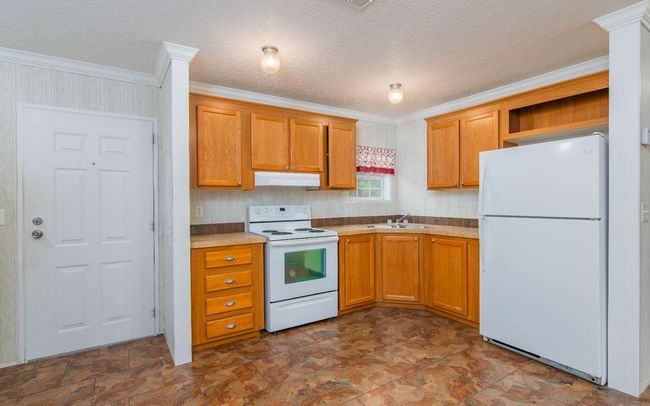 9441 133 Rd Dr, House other with 3 bedrooms, 2 bathrooms and 3 parking in Live Oak FL | Image 6