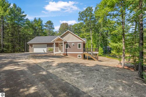 2266 Arbutus Ridge Dr, Traverse City, MI, 49696-8270 | Card Image