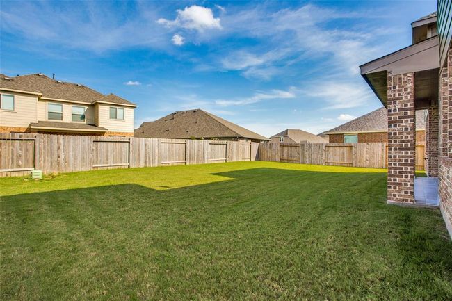 Spacious Backyard | Image 32