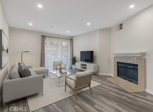 unit-203-5744 Oak Bend Ln, Oak Park, CA, 91377-5653 | Card Image