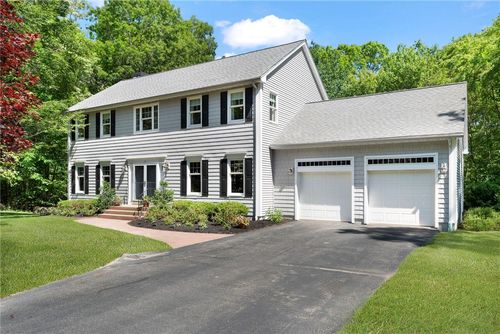 31 Parsons Ln, West Kingston, RI, 02892-1660 | Card Image