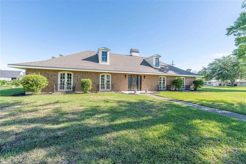 3100 Surrey Ln, Lake Charles, LA, 70605-3940 | Card Image
