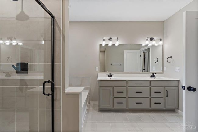 463 Valhalla Court, Condo with 3 bedrooms, 3 bathrooms and null parking in Turtle Creek Twp OH | Image 24
