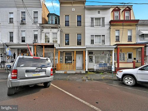 910 E Centre St, MAHANOY CITY, PA, 17948-2944 | Card Image