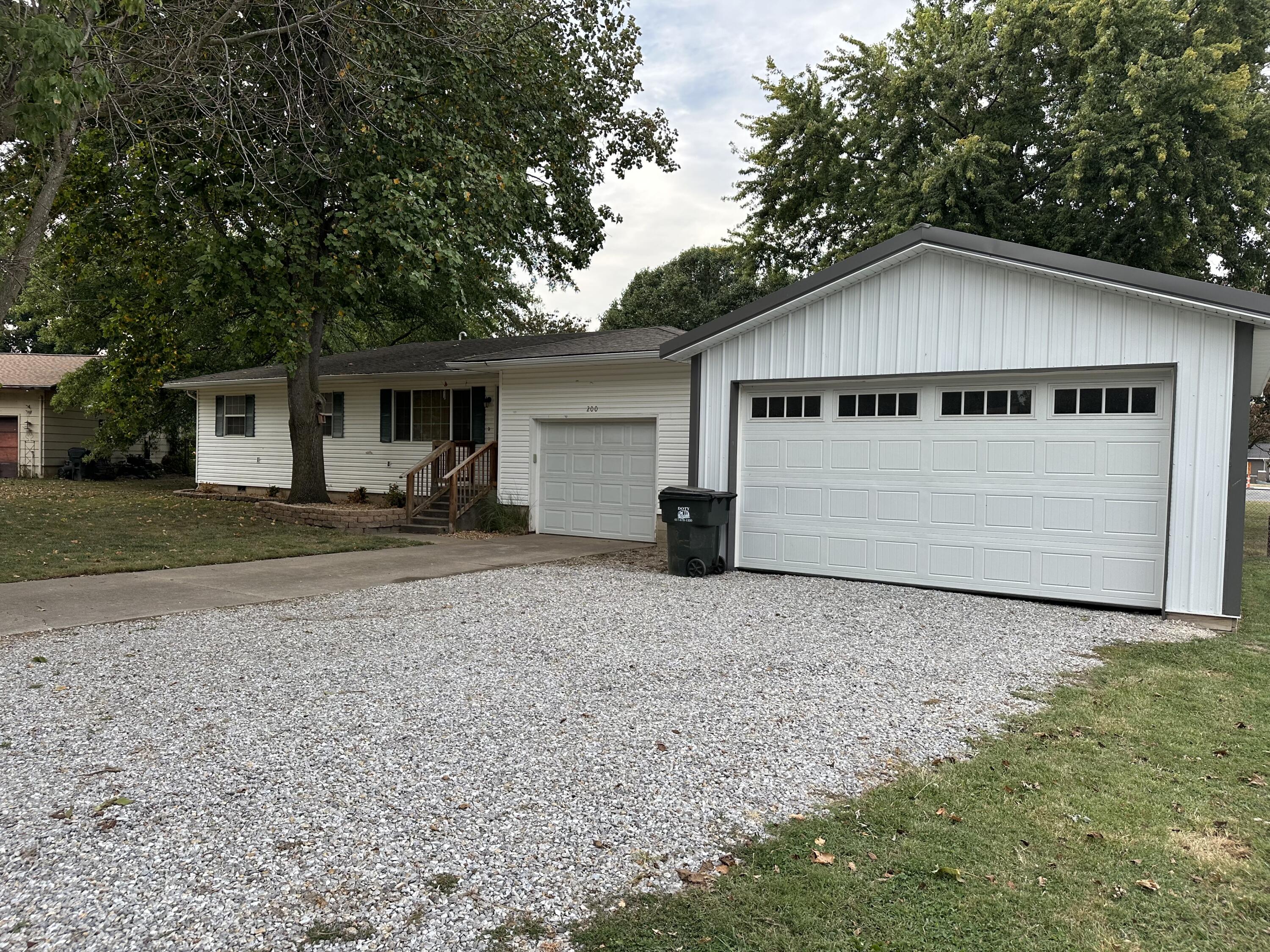 Kay Ave, Purdy, MO 65734
