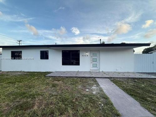 3224 Nw 181st St, Miami Gardens, FL, 33056-3432 | Card Image