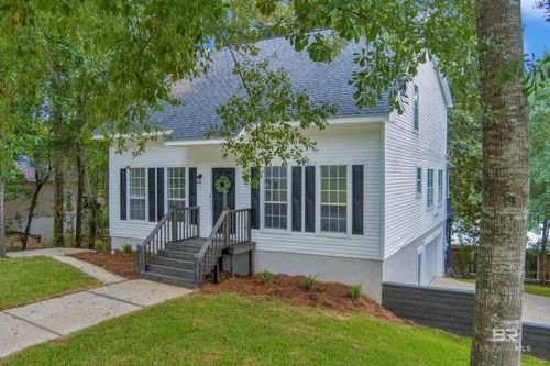 100 Avon Cir E, Daphne, AL, 36526-7967 | Card Image