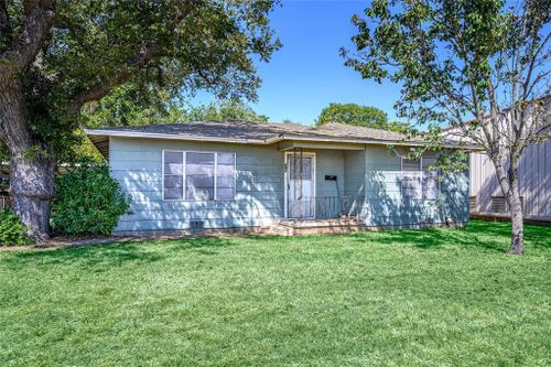 242 W Fannin St, La Grange, TX, 78945-1912 | Card Image