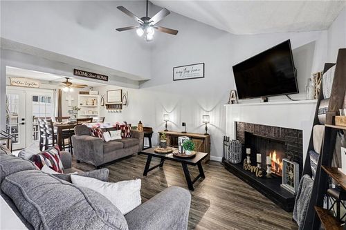 5768 N Anita Ave, Kansas City, MO, 64151-2624 | Card Image