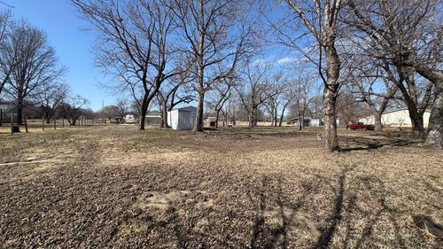907 N Gordy St, El Dorado, KS, 67042-3932 | Card Image
