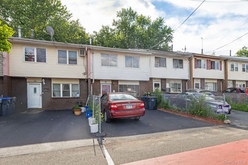 78 Roosevelt Dr, West Haverstraw, NY, 10993-1030 | Card Image