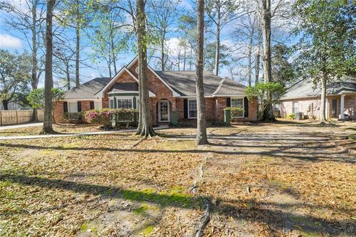 127 Madewood Dr, Mandeville, LA, 70471-8230 | Card Image