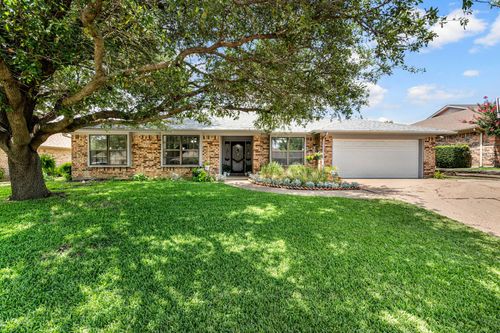 7113 Greenhill Trl, North Richland Hills, TX, 76182-7725 | Card Image