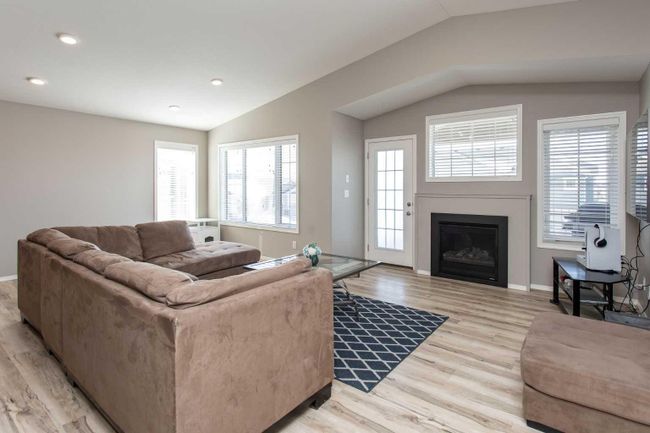 23 Golden Crescent, Home with 2 bedrooms, 1 bathrooms and 2 parking in Red Deer AB | Image 6
