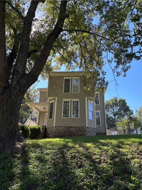 1106 Parallel St, Atchison, KS, 66002-1646 | Card Image