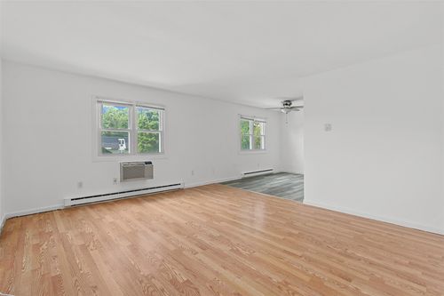 14 White Gate Dr, Wappingers Falls, NY, 12590-5067 | Card Image