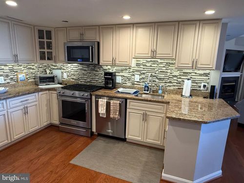 apt-530-11710 Old Georgetown Rd, NORTH BETHESDA, MD, 20852-2693 | Card Image