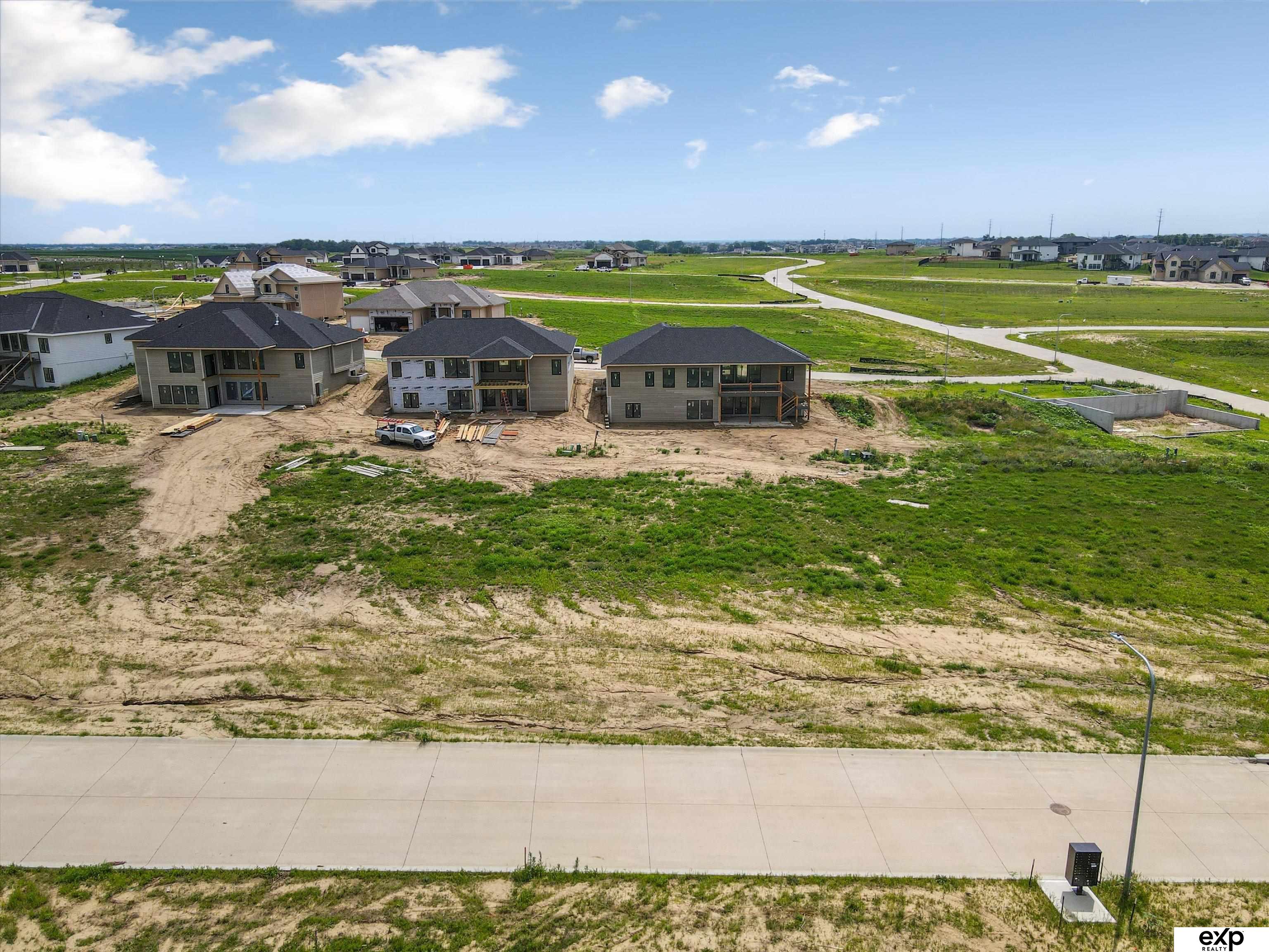 Land in Elkhorn